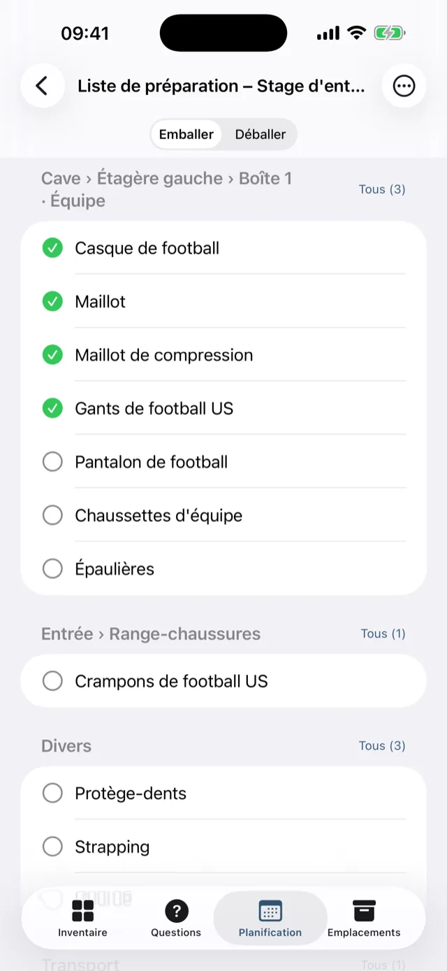 Une liste de bagage à moitié cochée pour un rendez-vous